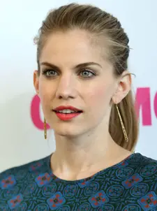 Anna Chlumsky Height Weight Bra Size Measurements Amp Bio