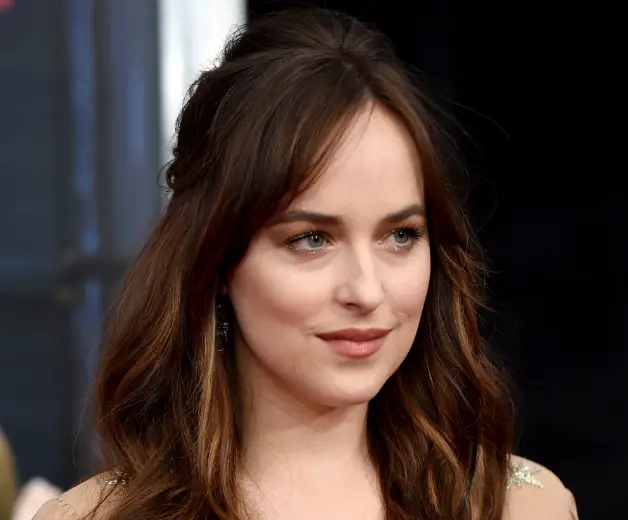 Dakota Johnson Beauty Routine