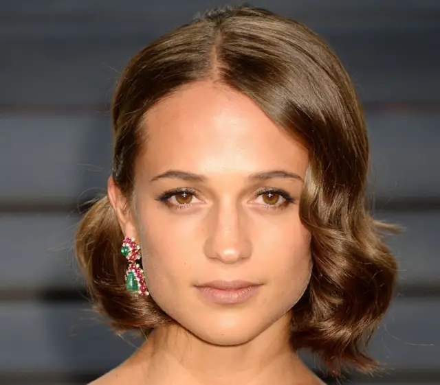 Alicia Vikander Beauty Routine