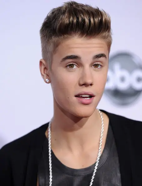 Justin Bieber - Height, Weight, Measurements & Bio