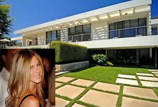 This is How Jennifer Aniston's $24 Million Home Looks Like | Celebie