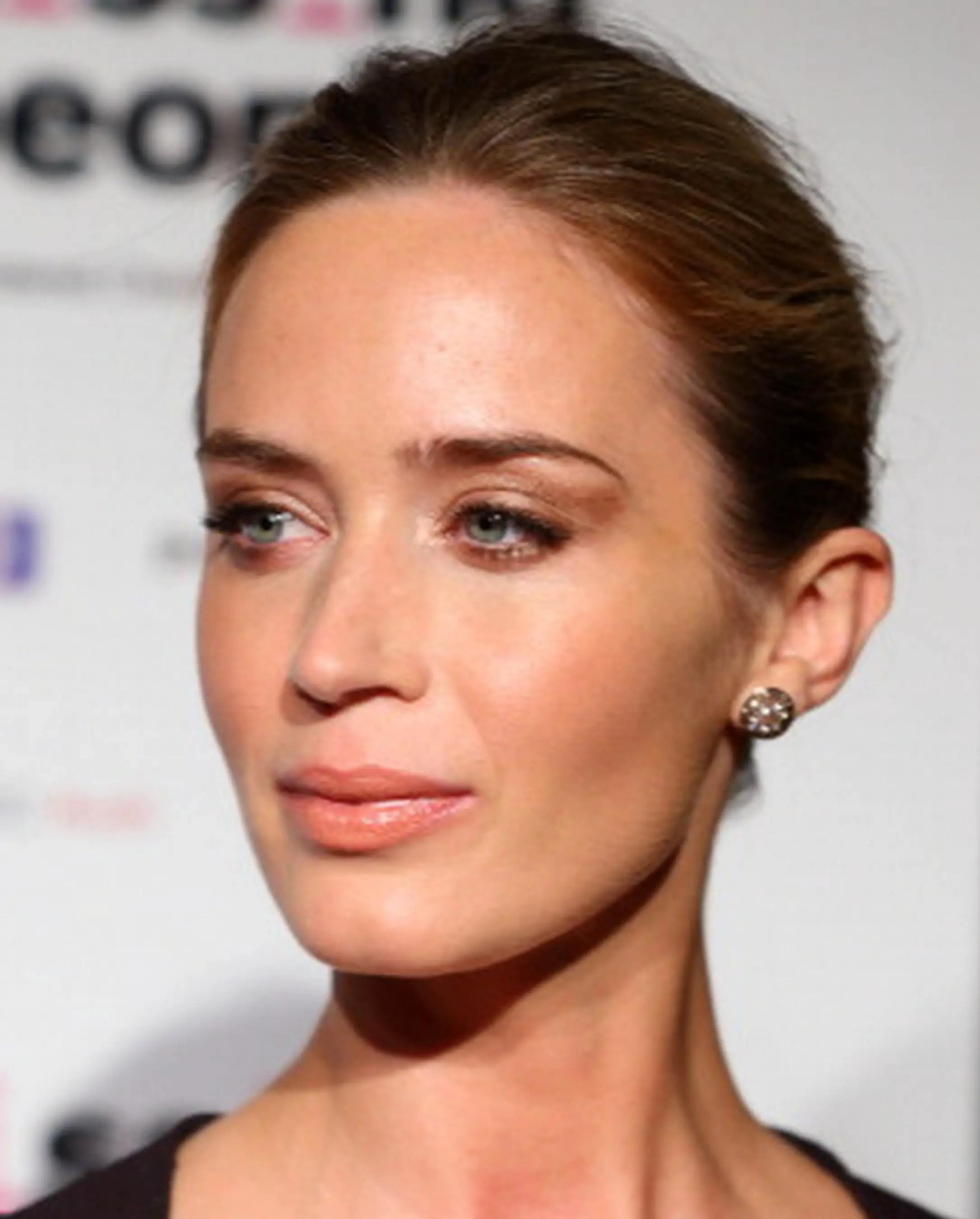 Emily Blunt Measurements / Emily blunt bra size, age, weight, height,meas.....
