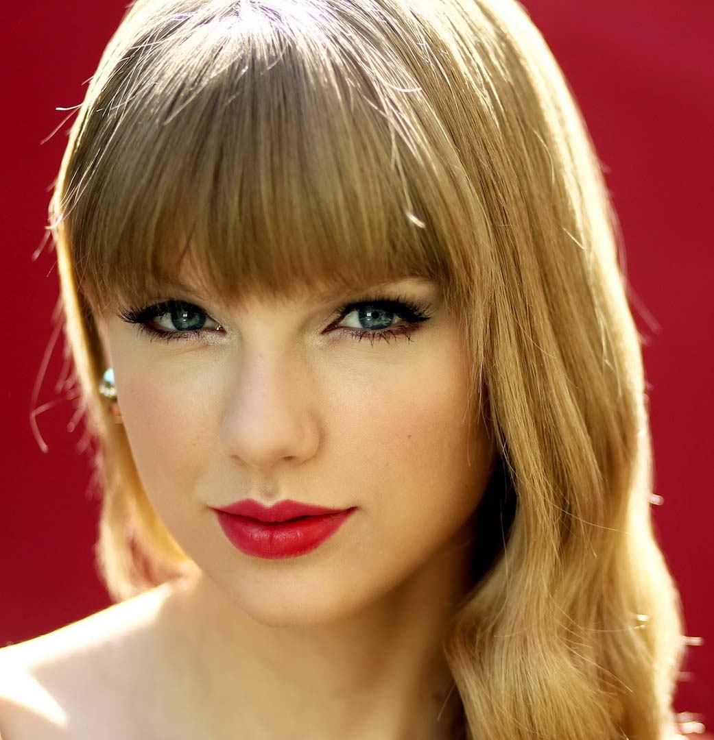 Taylor Swift Beauty Routine  Celebie