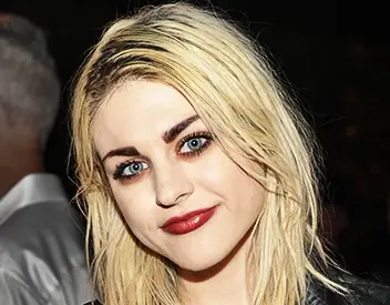 Frances Bean Cobain Nose Job Plastic Surgery Before and After | Celebie